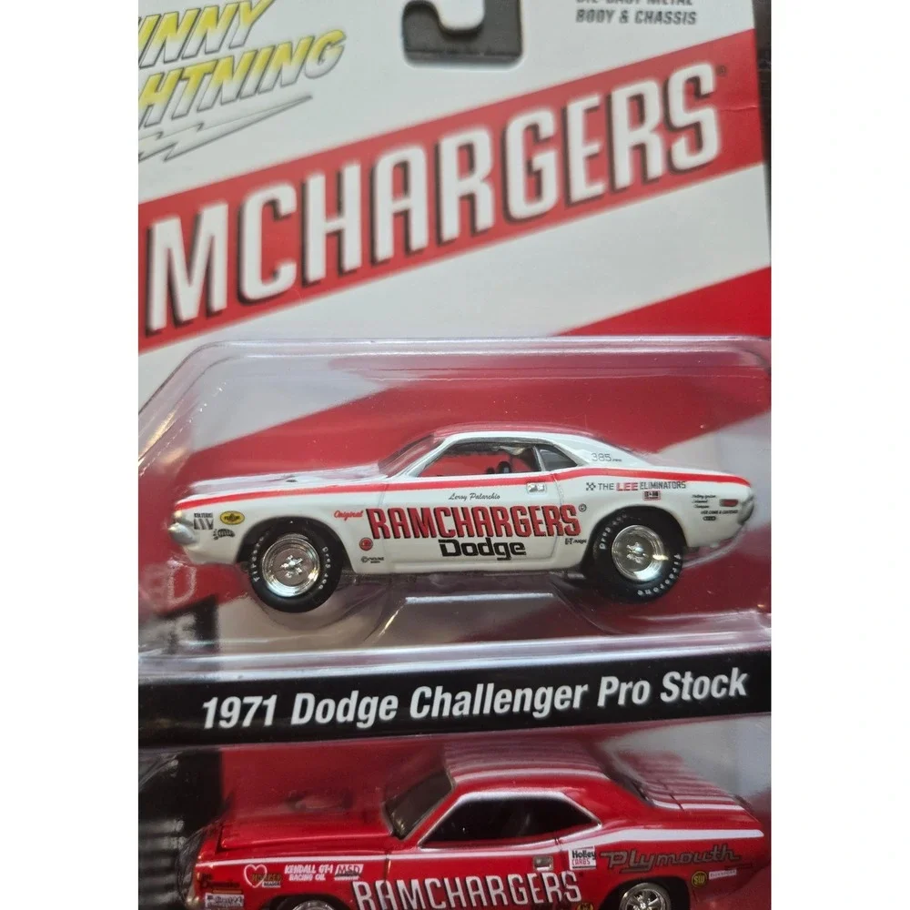 Johnny Lightning Ramchargers 2-Pack 1971 Dodge Challenger 1970 Plymouth Cuda A